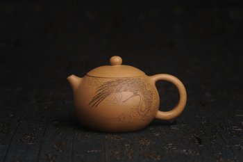 紫砂壶图片：油润老黄段泥(此泥料属于家藏老料！油润无比，识者自知！)全手工小品西施 装饰云鹤特文气 - 宜兴紫砂壶网