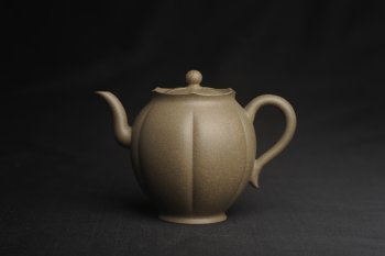 紫砂壶图片：美壶特惠 精致青段泥水仙壶 茶人醉爱 - 宜兴紫砂壶网