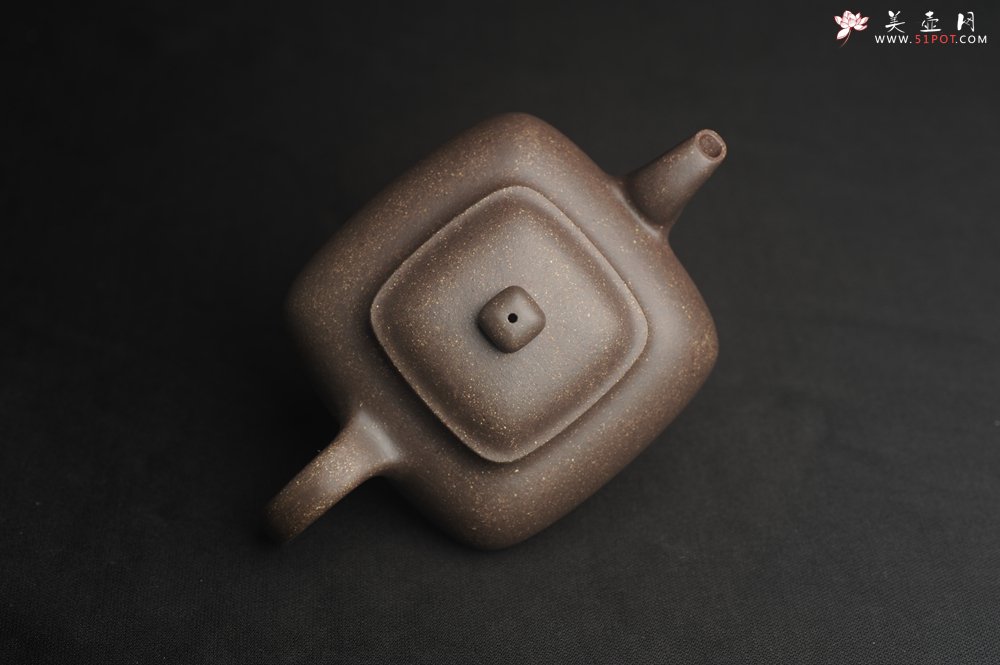 紫砂壶图片：实力派张海艳全手工特好老青灰段泥传炉壶 线面挺括 大气 做工特好 - 宜兴紫砂壶网