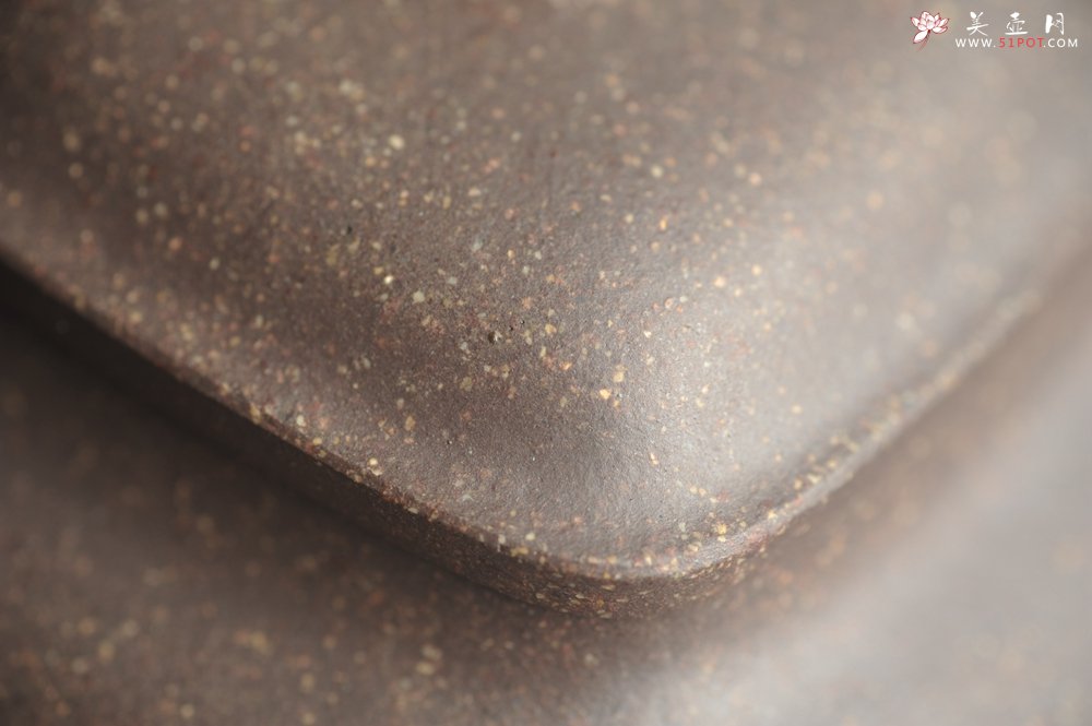 紫砂壶图片：实力派张海艳全手工特好老青灰段泥传炉壶 线面挺括 大气 做工特好 - 宜兴紫砂壶网