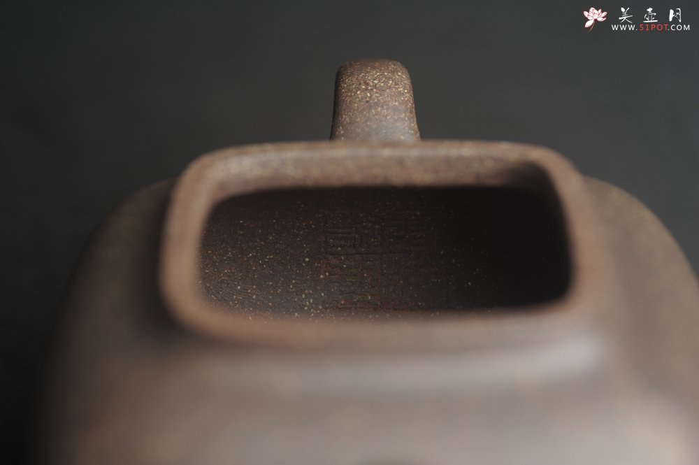 紫砂壶图片：实力派张海艳全手工特好老青灰段泥传炉壶 线面挺括 大气 做工特好 - 宜兴紫砂壶网