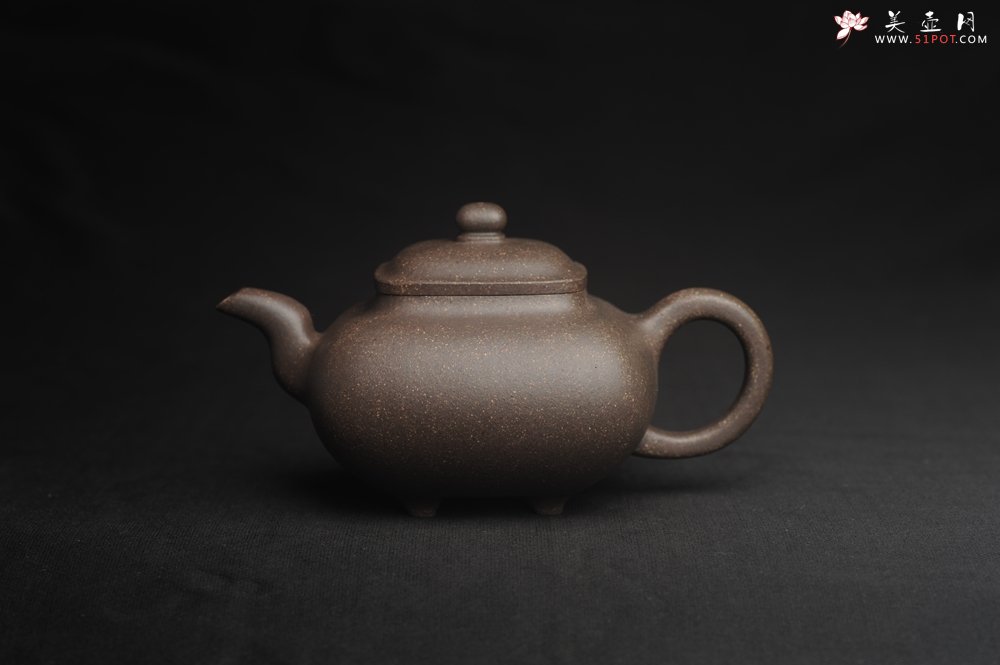 紫砂壶图片：实力派张海艳全手工特好老青灰段泥传炉壶 线面挺括 大气 做工特好 - 宜兴紫砂壶网