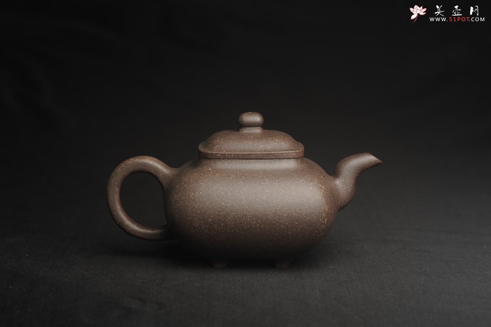 紫砂壶图片：实力派张海艳全手工特好老青灰段泥传炉壶 线面挺括 大气 做工特好 - 宜兴紫砂壶网