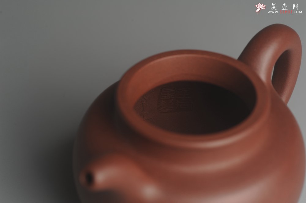 紫砂壶图片：油润底曹青 全手工寿珍掇球 深得老味 做工灰常好 请君细品 作品说话 - 宜兴紫砂壶网