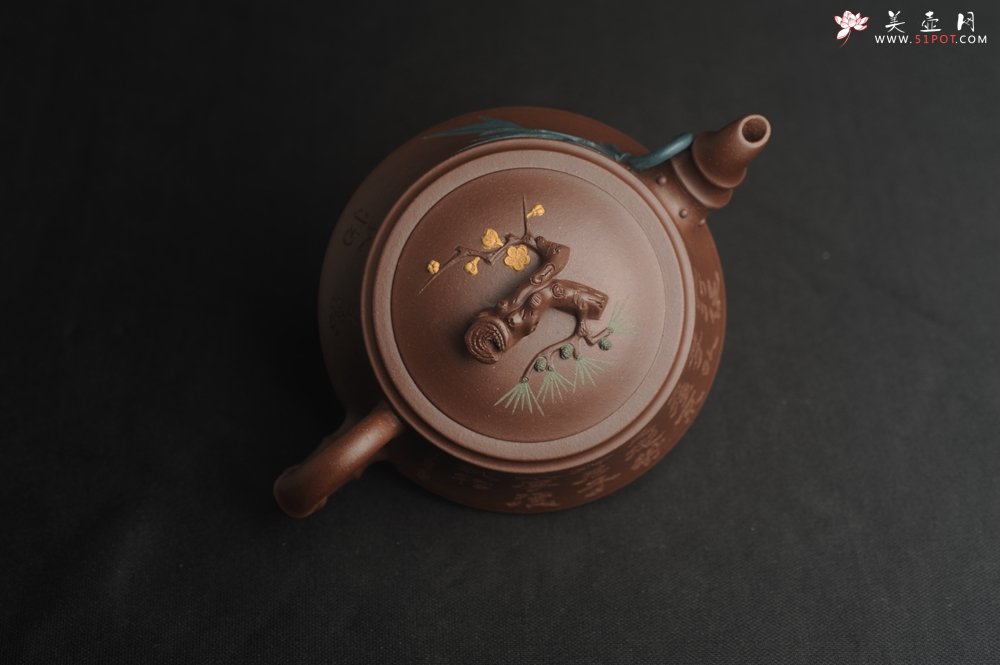 紫砂壶图片：美壶特惠 优质紫泥松竹梅紫砂茶壶 厚德载物 茶人醉爱 - 宜兴紫砂壶网