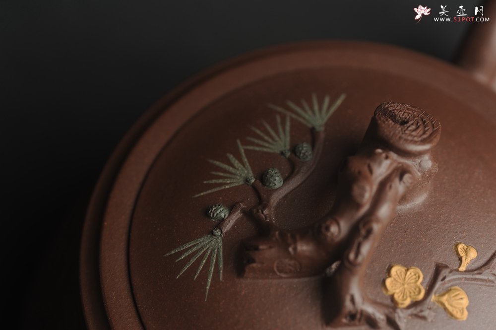 紫砂壶图片：美壶特惠 优质紫泥松竹梅紫砂茶壶 厚德载物 茶人醉爱 - 宜兴紫砂壶网