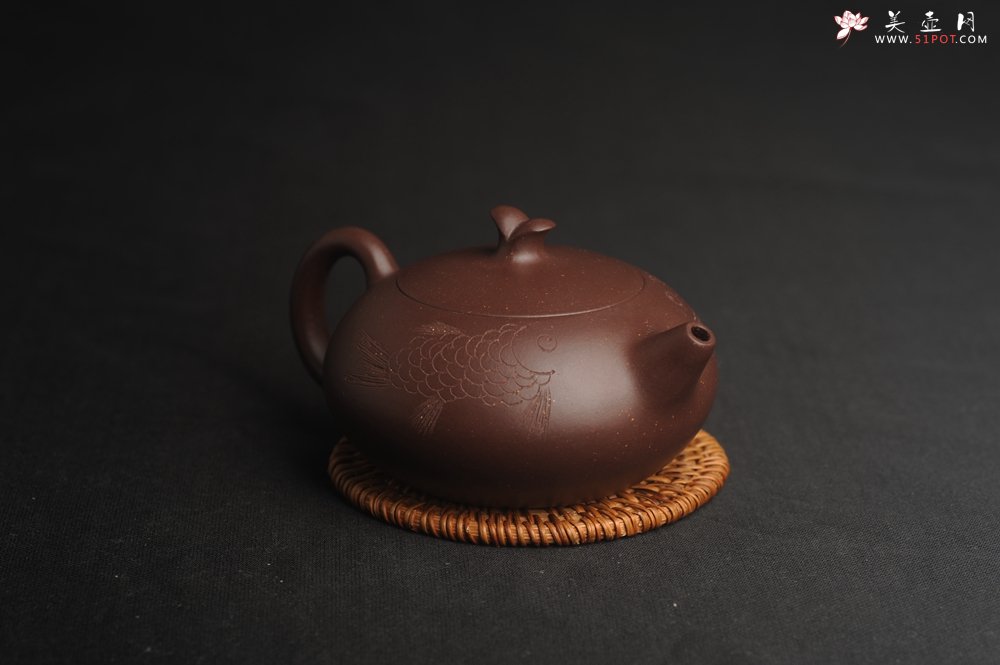 紫砂壶图片：美壶特惠 优质紫泥年年有余壶 茶人醉爱 - 宜兴紫砂壶网