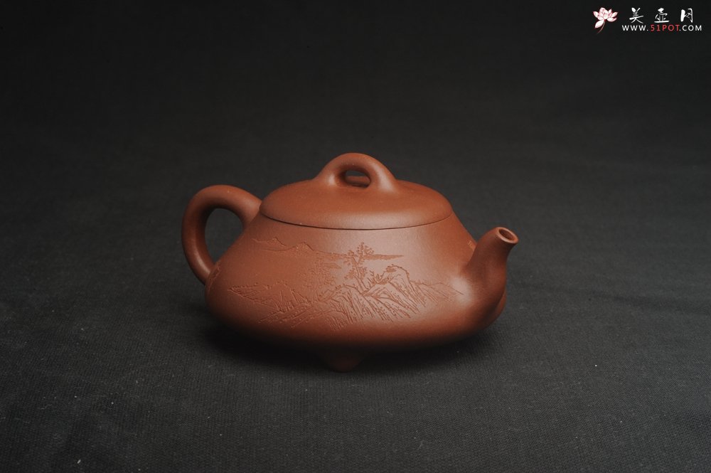 紫砂壶图片：特好底曹青全手工扁瓢  装饰山水 特文气 - 宜兴紫砂壶网