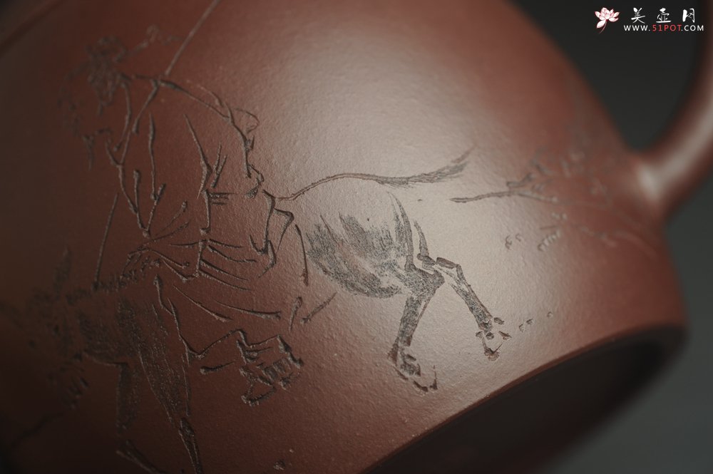 紫砂壶图片：,美壶特惠 超精致老紫泥秦权壶 装饰老子出关图 特文气 不输2000元做工 - 宜兴紫砂壶网