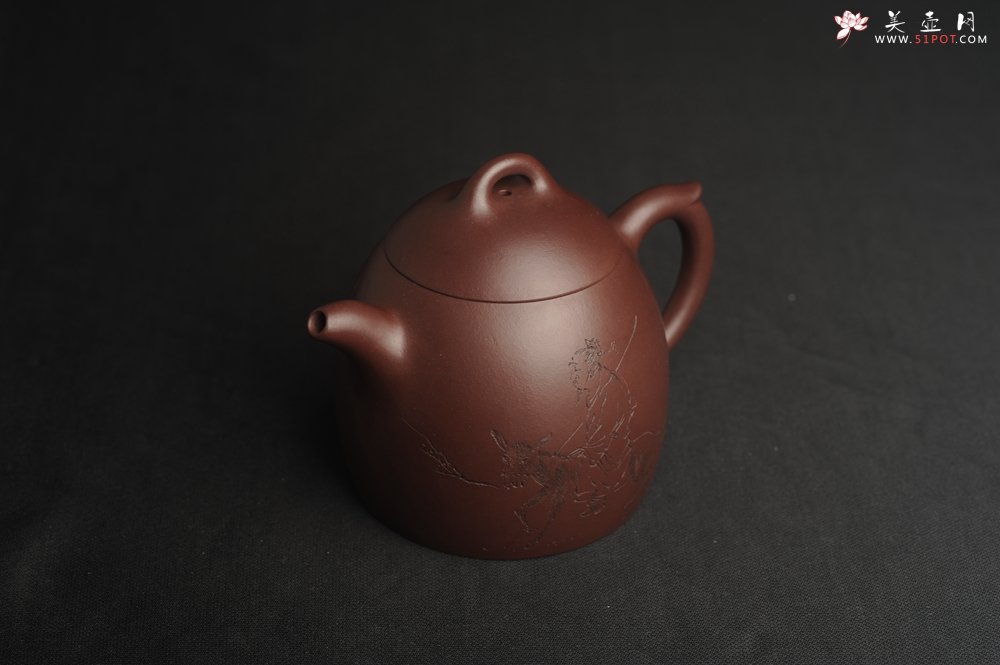 紫砂壶图片：,美壶特惠 超精致老紫泥秦权壶 装饰老子出关图 特文气 不输2000元做工 - 宜兴紫砂壶网