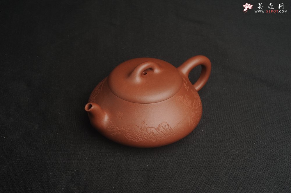 紫砂壶图片：特好底曹青全手工扁瓢  装饰山水 特文气 - 宜兴紫砂壶网