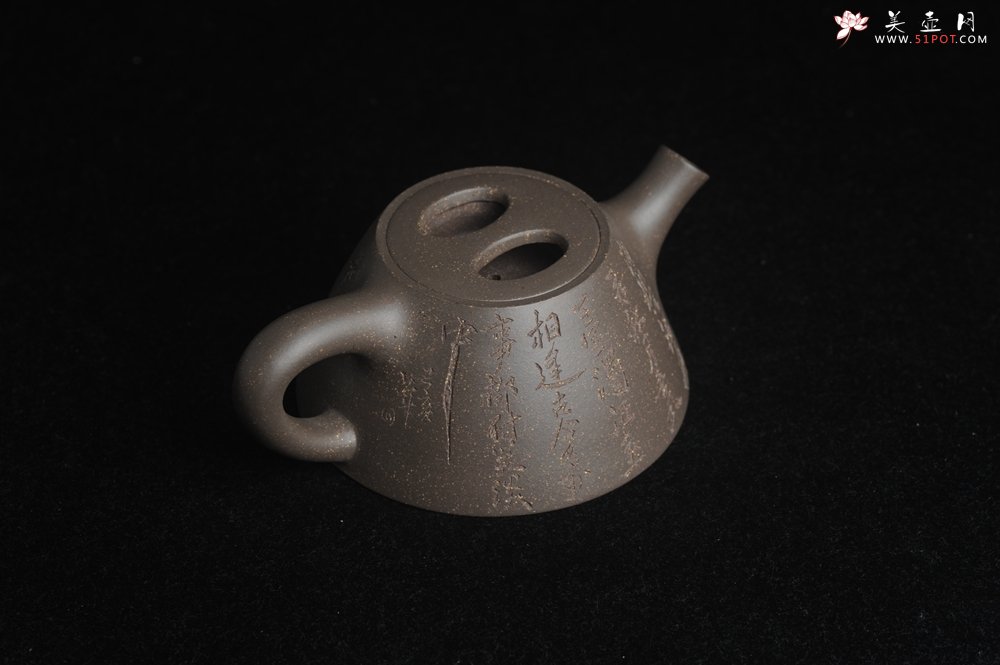 紫砂壶图片：美壶特惠 精致青段牛盖霸王石瓢 古今多少事都付笑谈中 - 宜兴紫砂壶网