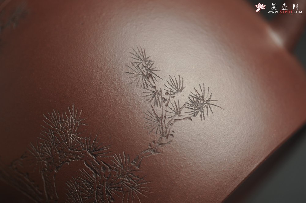 紫砂壶图片：美壶特惠 超精致老紫泥秦权壶 装饰通景长青松 特文气 不输2000元做工 - 宜兴紫砂壶网