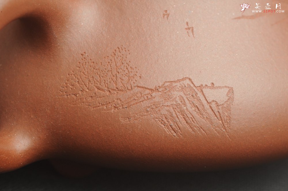 紫砂壶图片：特好底曹青全手工扁瓢  装饰山水 特文气 - 宜兴紫砂壶网