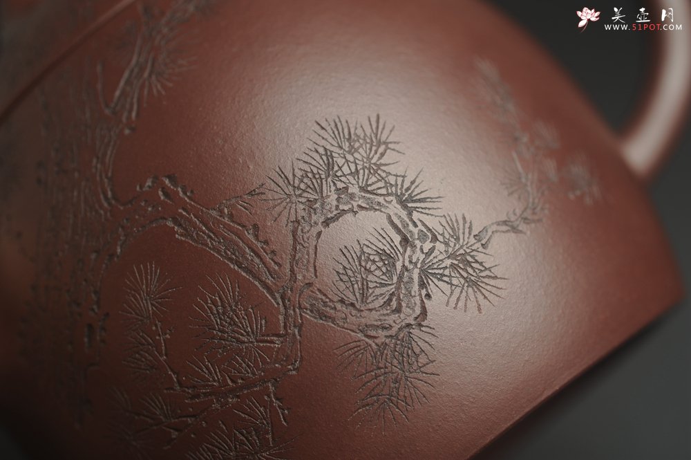 紫砂壶图片：美壶特惠 超精致老紫泥秦权壶 装饰通景长青松 特文气 不输2000元做工 - 宜兴紫砂壶网