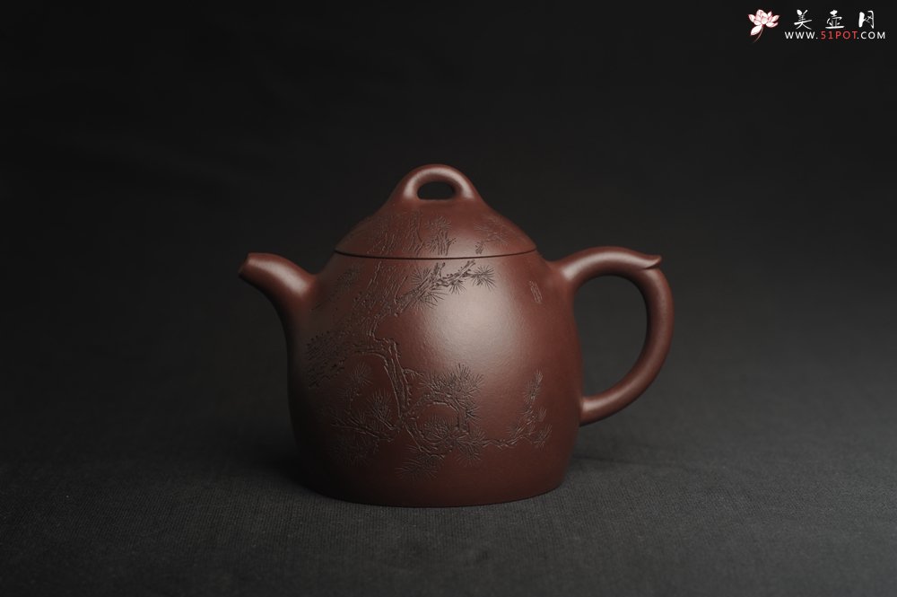 紫砂壶图片：美壶特惠 超精致老紫泥秦权壶 装饰通景长青松 特文气 不输2000元做工 - 宜兴紫砂壶网