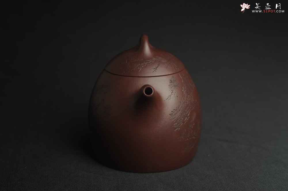 紫砂壶图片：美壶特惠 超精致老紫泥秦权壶 装饰通景长青松 特文气 不输2000元做工 - 宜兴紫砂壶网