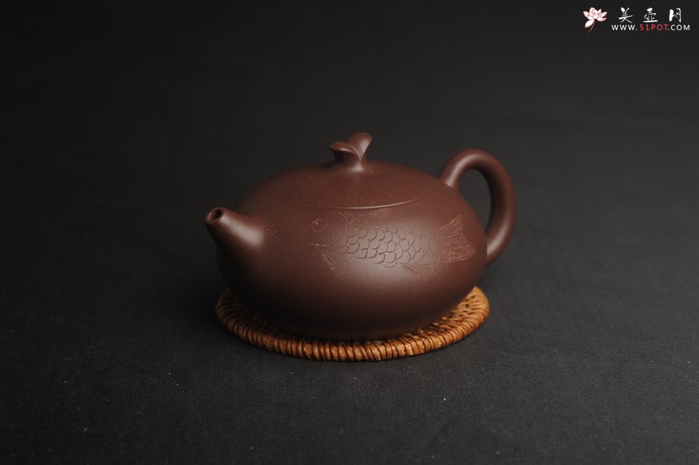 紫砂壶图片：美壶特惠 优质紫泥年年有余壶 茶人醉爱 - 宜兴紫砂壶网