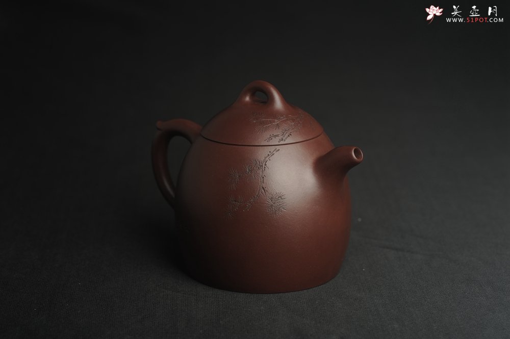 紫砂壶图片：美壶特惠 超精致老紫泥秦权壶 装饰通景长青松 特文气 不输2000元做工 - 宜兴紫砂壶网