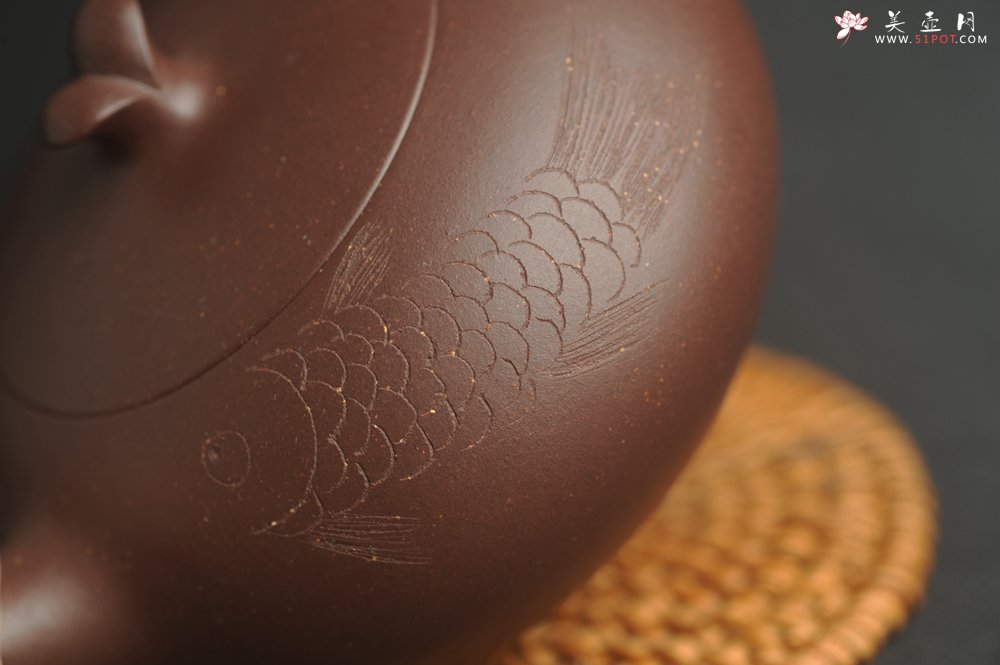 紫砂壶图片：美壶特惠 优质紫泥年年有余壶 茶人醉爱 - 宜兴紫砂壶网