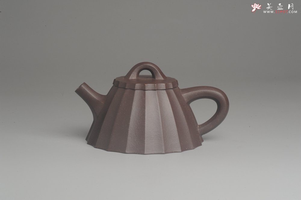 紫砂壶图片：美壶特惠 精致紫泥筋囊霸王石瓢 实用 - 宜兴紫砂壶网