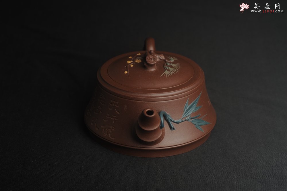 紫砂壶图片：美壶年底特惠 精品松竹梅紫砂壶 厚德载物 - 宜兴紫砂壶网