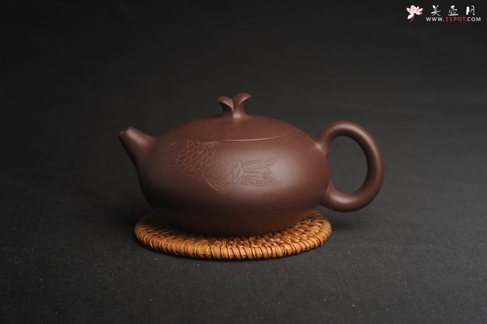 紫砂壶图片：美壶特惠 优质紫泥年年有余壶 茶人醉爱 - 宜兴紫砂壶网