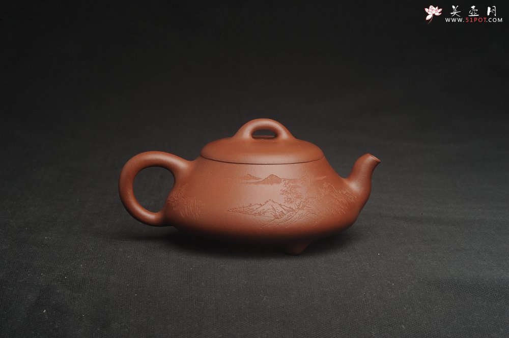 紫砂壶图片：特好底曹青全手工扁瓢  装饰山水 特文气 - 宜兴紫砂壶网