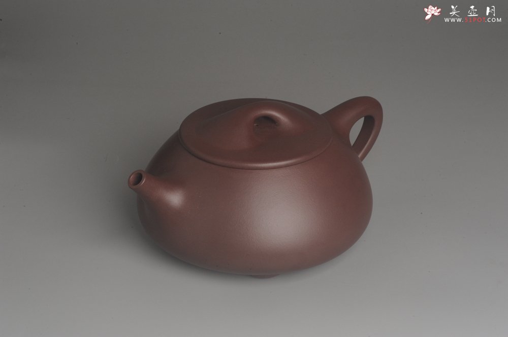 紫砂壶图片：美壶特惠 学学老师超大精致紫泥祥云满瓢茶壶 茶人醉爱 - 宜兴紫砂壶网