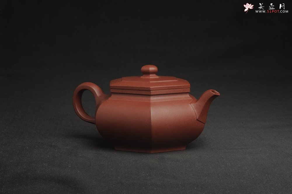 紫砂壶图片：美壶特惠 全手工优质紫红泥精致大彬六方 特文气 - 宜兴紫砂壶网