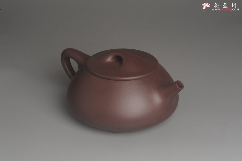 紫砂壶图片：美壶特惠 学学老师超大精致紫泥祥云满瓢茶壶 茶人醉爱 - 宜兴紫砂壶网