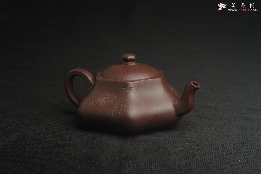 紫砂壶图片：美壶特惠 精致老紫泥六方福缘壶 茶人醉爱 - 宜兴紫砂壶网