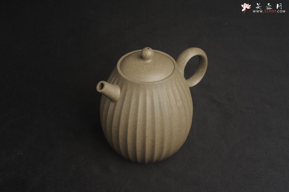 紫砂壶图片：美壶特惠 精致青段筋囊高巨轮壶 特文气 - 宜兴紫砂壶网