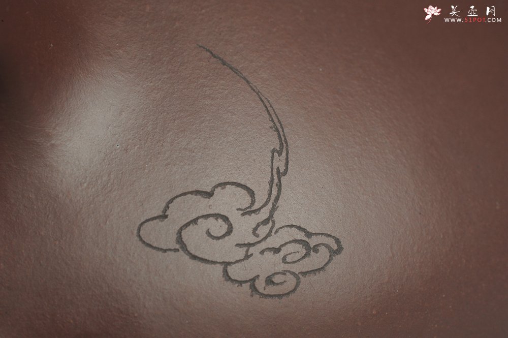 紫砂壶图片：美壶特惠 学学老师超大精致紫泥祥云满瓢茶壶 茶人醉爱 - 宜兴紫砂壶网