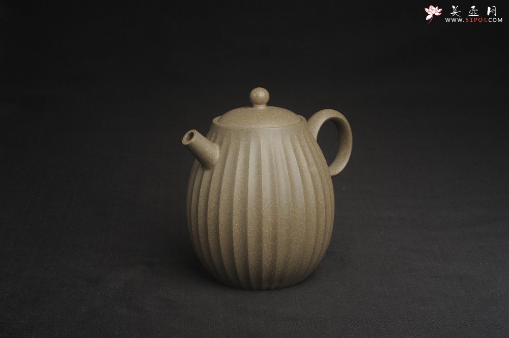 紫砂壶图片：美壶特惠 精致青段筋囊高巨轮壶 特文气 - 宜兴紫砂壶网