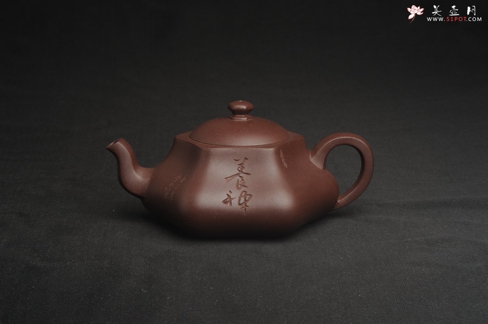 紫砂壶图片：美壶特惠 精致老紫泥六方福缘壶 茶人醉爱 - 宜兴紫砂壶网