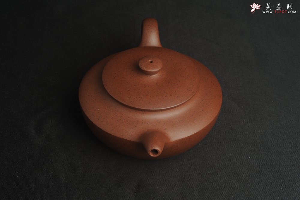 紫砂壶图片：美壶特惠 精致铁星砂紫泥汉扁壶 茶人醉爱 - 宜兴紫砂壶网