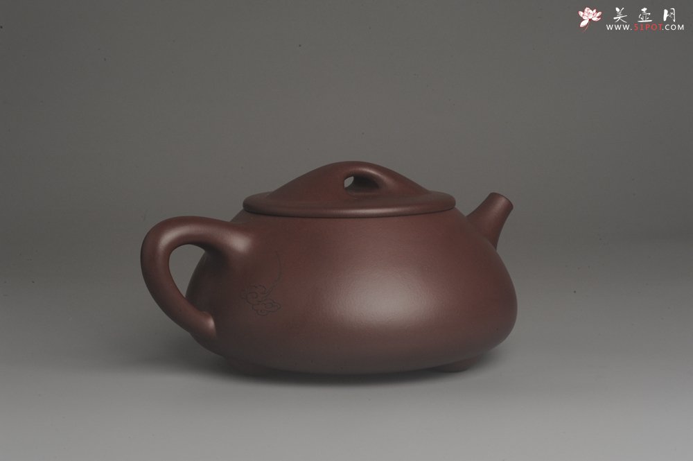 紫砂壶图片：美壶特惠 学学老师超大精致紫泥祥云满瓢茶壶 茶人醉爱 - 宜兴紫砂壶网