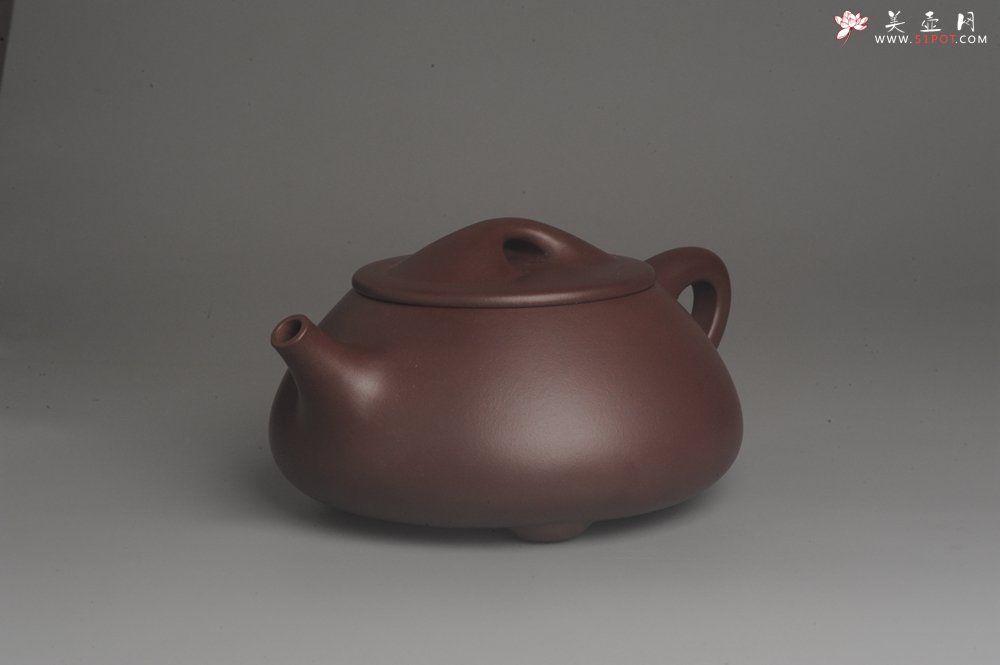 紫砂壶图片：美壶特惠 学学老师超大精致紫泥祥云满瓢茶壶 茶人醉爱 - 宜兴紫砂壶网
