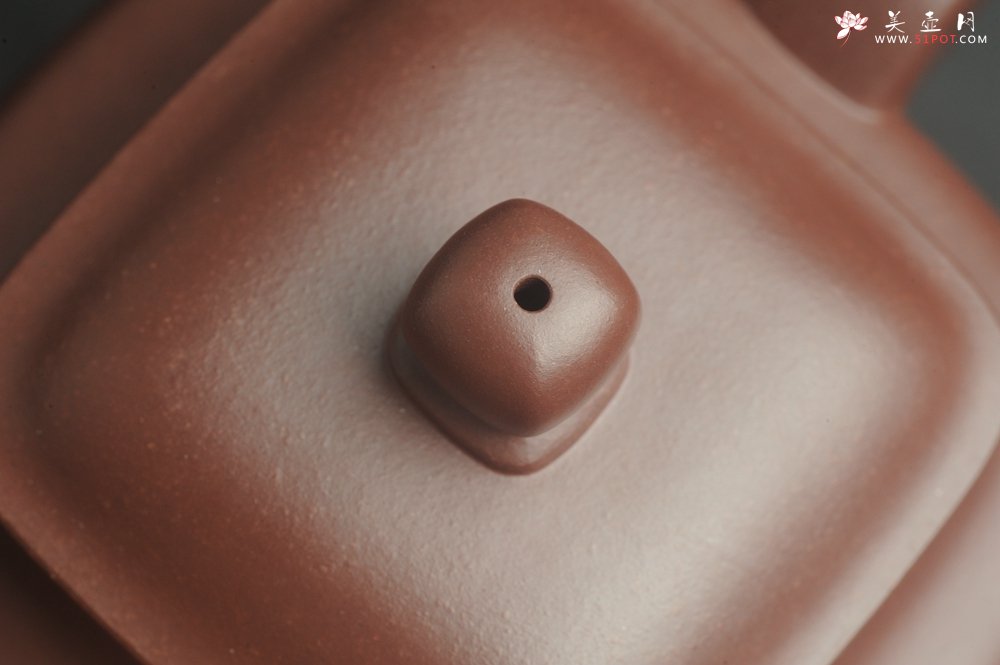 紫砂壶图片：实力派张海艳全手工油润底曹青重器鸣远四方 气势磅礴 用心之作 装饰人物特文气 - 宜兴紫砂壶网