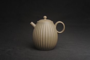 紫砂壶图片：美壶特惠 精致青段筋囊高巨轮壶 特文气 - 宜兴紫砂壶网