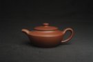 紫砂壶图片：美壶特惠 精致铁星砂紫泥汉扁壶 茶人醉爱 - 宜兴紫砂壶网