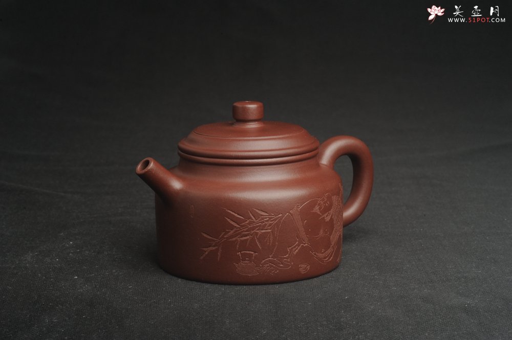 紫砂壶图片：油润黄龙山4号深井红皮龙 全手工德中壶 做工特好 装饰人物特文气 - 宜兴紫砂壶网