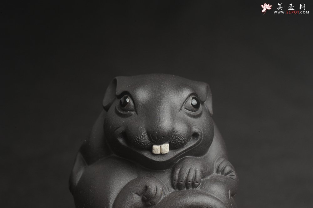 紫砂壶图片：美宠特惠 精致黑料  数（鼠）你最美 紫砂茶宠摆件  高6cm - 宜兴紫砂壶网