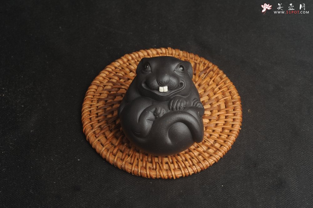 紫砂壶图片：美宠特惠 精致黑料  数（鼠）你最美 紫砂茶宠摆件  高6cm - 宜兴紫砂壶网