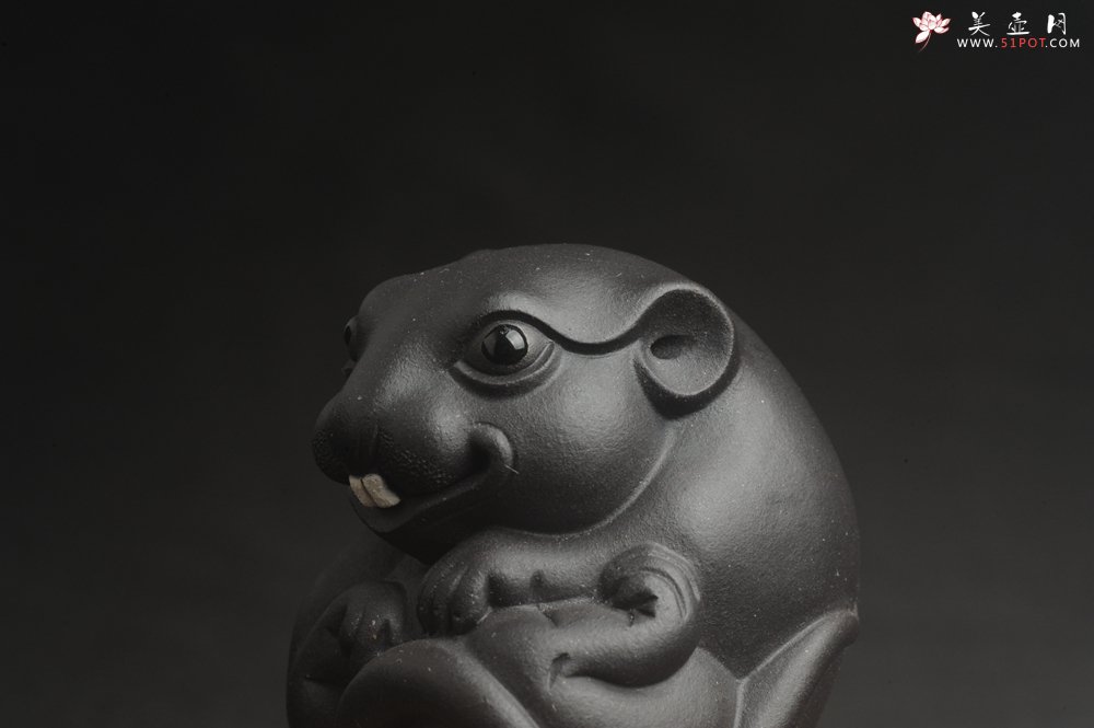 紫砂壶图片：美宠特惠 精致黑料  数（鼠）你最美 紫砂茶宠摆件  高6cm - 宜兴紫砂壶网