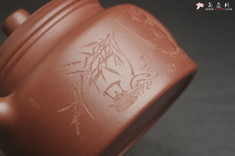 紫砂壶图片：油润黄龙山4号深井红皮龙 全手工德中壶 做工特好 装饰人物特文气 - 宜兴紫砂壶网