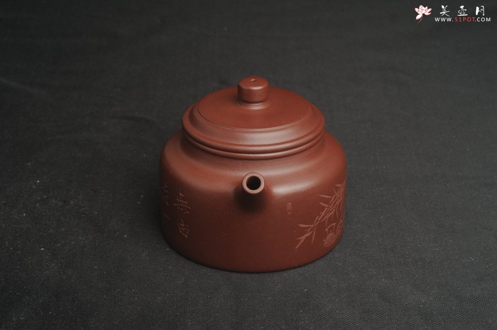 紫砂壶图片：油润黄龙山4号深井红皮龙 全手工德中壶 做工特好 装饰人物特文气 - 宜兴紫砂壶网