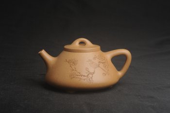 紫砂壶图片：美壶特惠 特精致老黄段子冶石瓢 暗香浮动 特文气 - 宜兴紫砂壶网