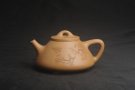 紫砂壶图片：美壶特惠 特精致老黄段子冶石瓢 暗香浮动 特文气 - 宜兴紫砂壶网
